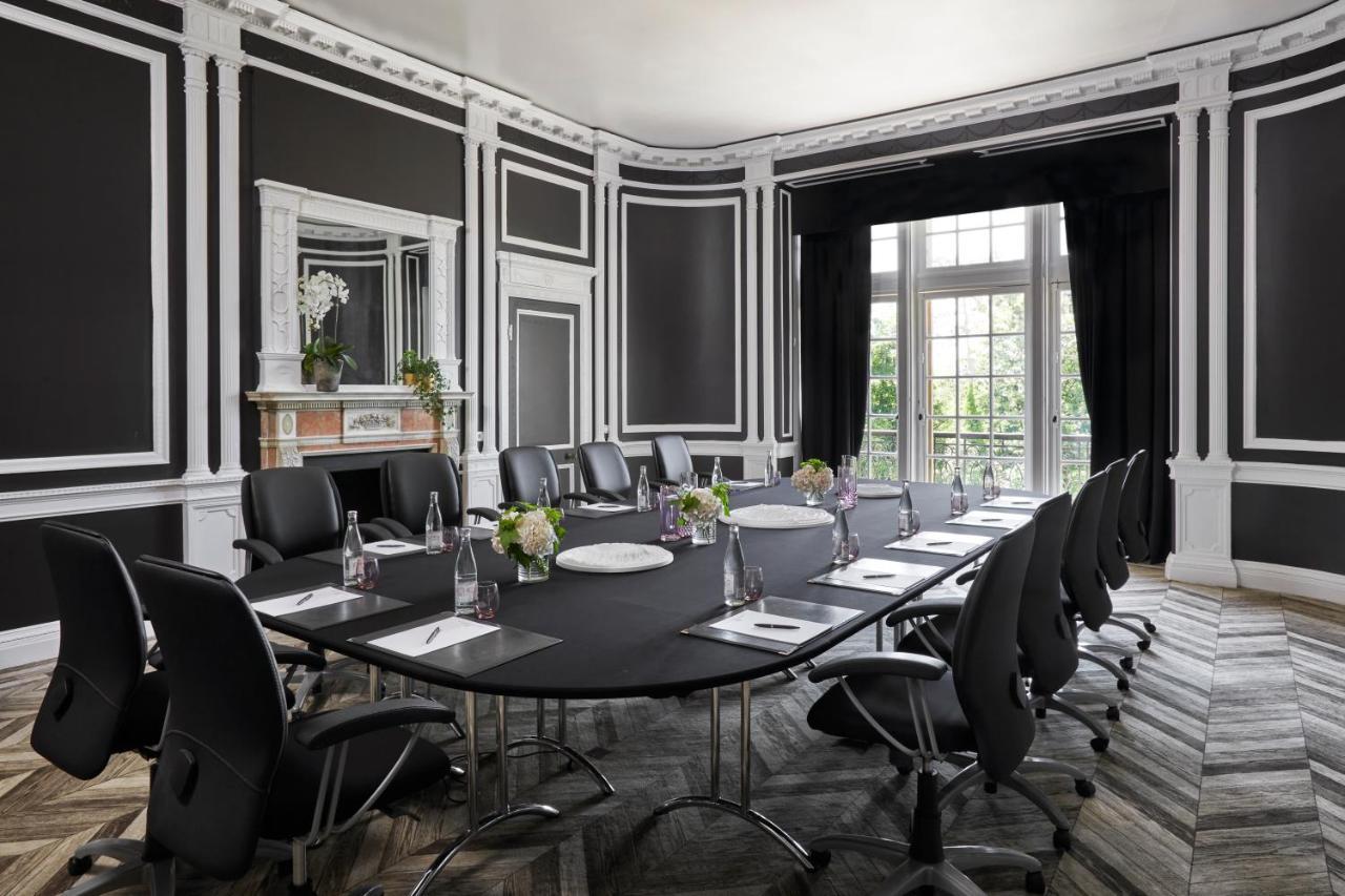 Chateau Jeanne & The Forest - Chateau De Montvillargenne Hotel