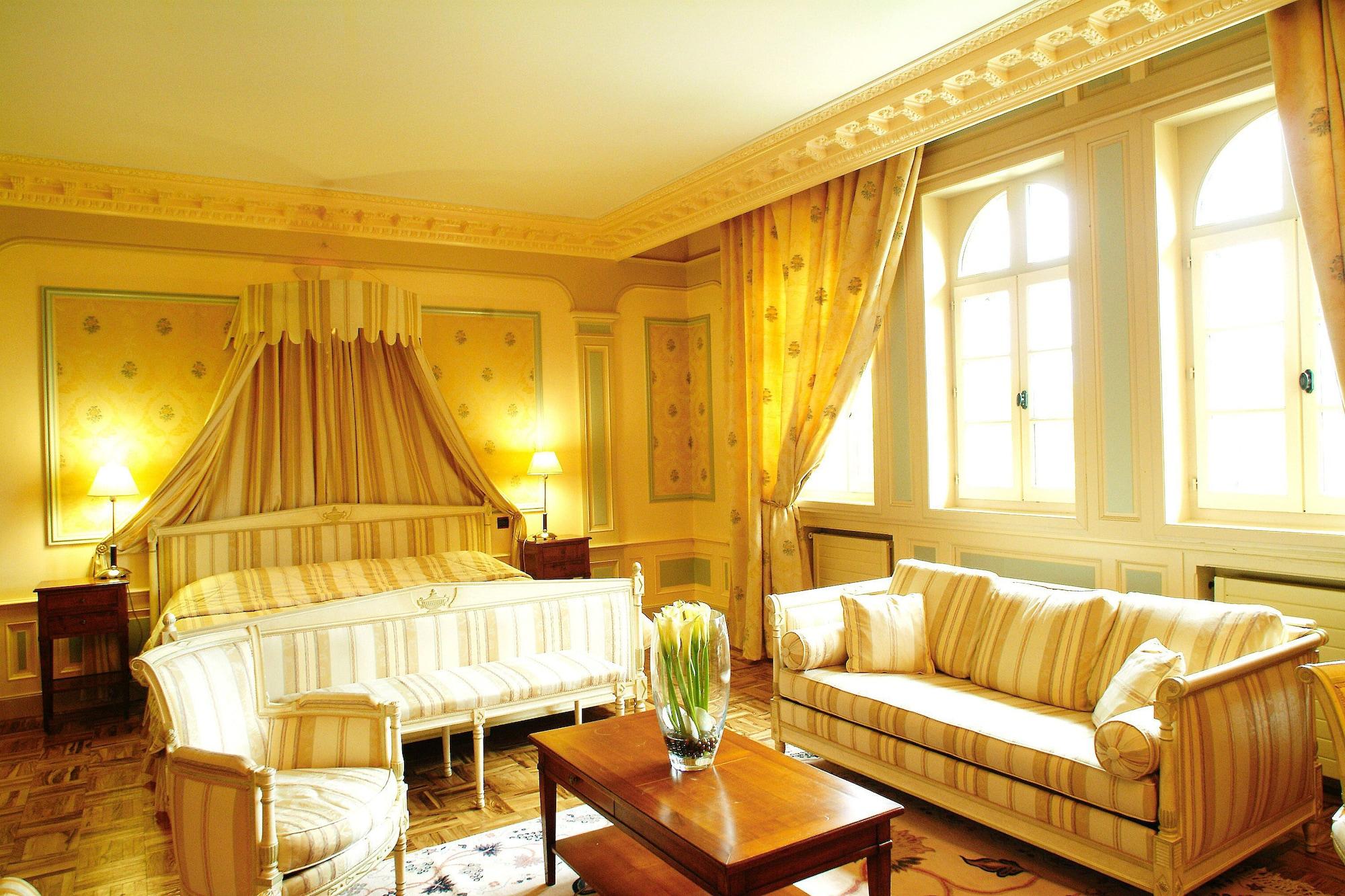 Chateau Jeanne & The Forest - Chateau De Montvillargenne Hotel