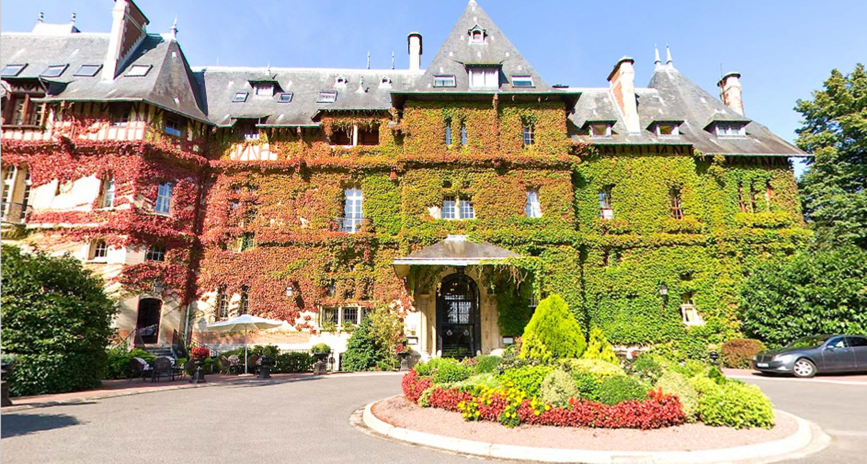 Chateau Jeanne & The Forest - Chateau De Montvillargenne 4*