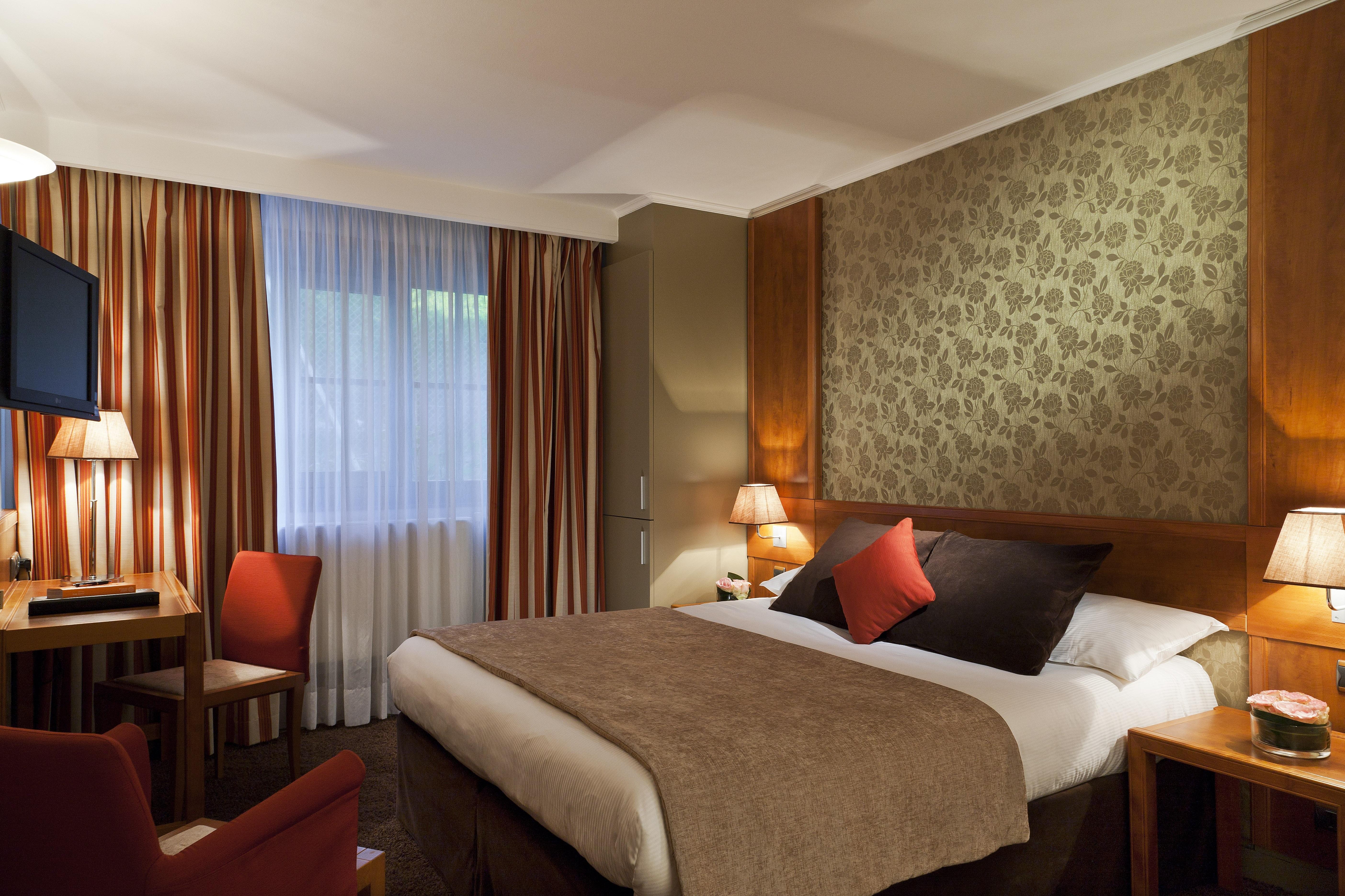 Hotel Chateau Jeanne & The Forest - Chateau De Montvillargenne 4*