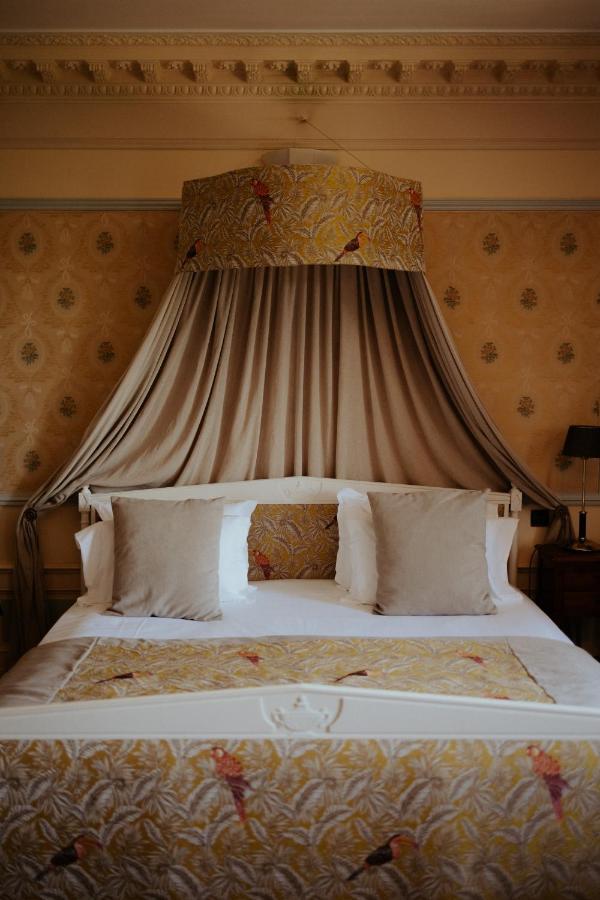 Chateau Jeanne & The Forest - Chateau De Montvillargenne Hotel 4*