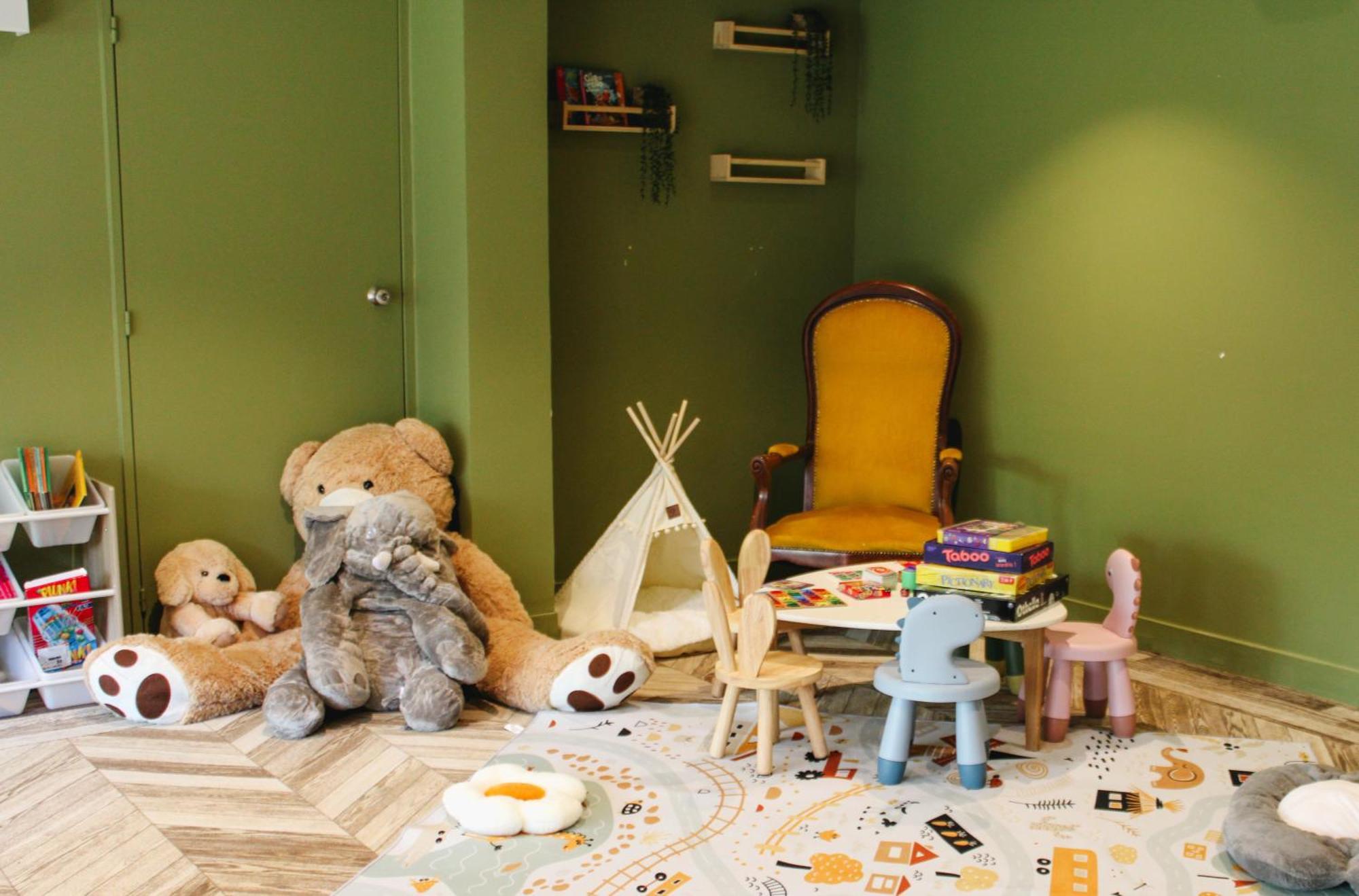 Chateau Jeanne & The Forest - Chateau De Montvillargenne Hotel 4*