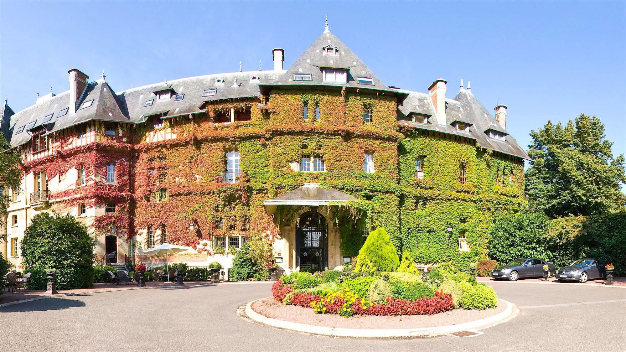 Chateau Jeanne & The Forest - Chateau De Montvillargenne Hotel